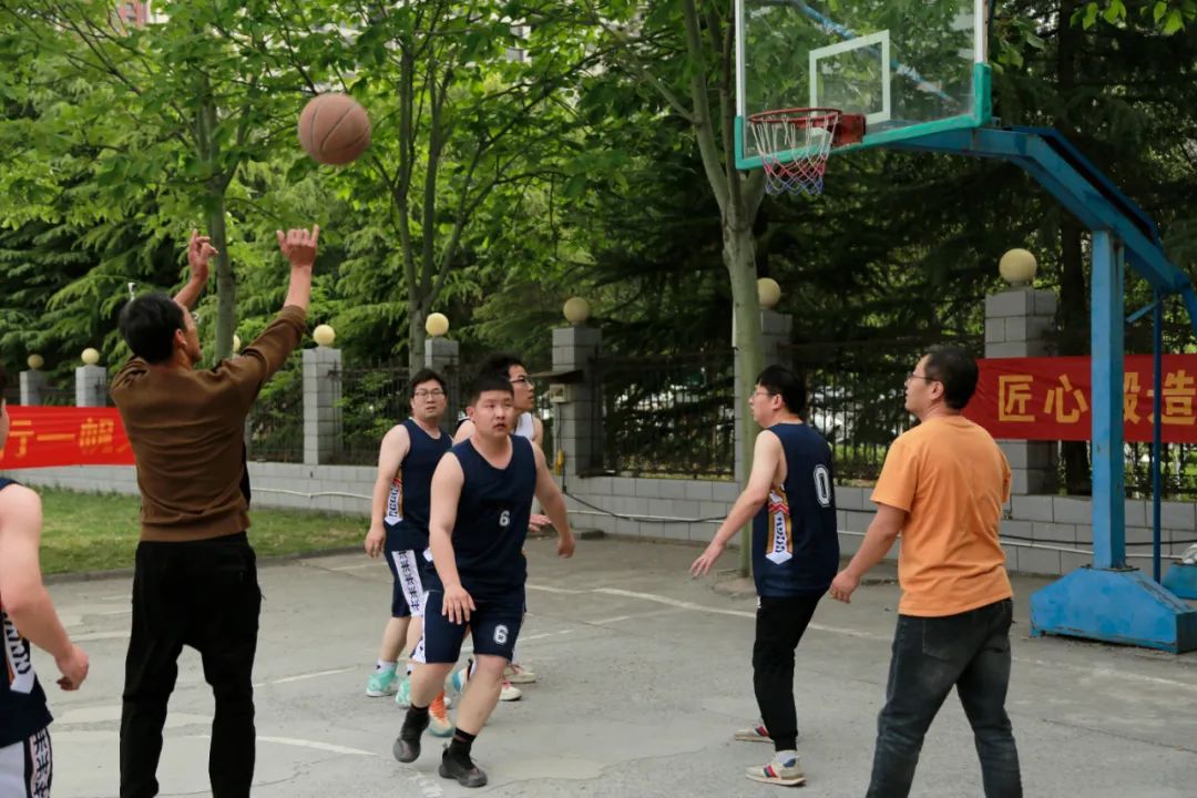 上海山美股份2025春季運動會火熱啟幕！拔河、籃球預(yù)賽燃情開戰(zhàn)